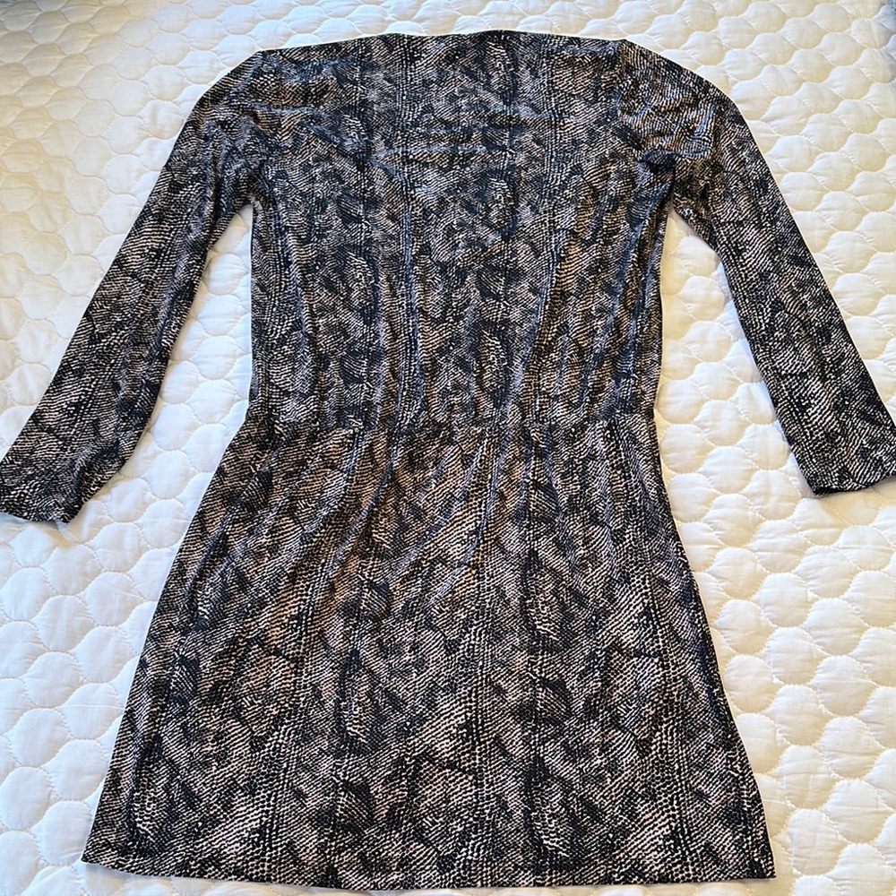 Patterned Long Sleeve Dress - Picture 3 of 3